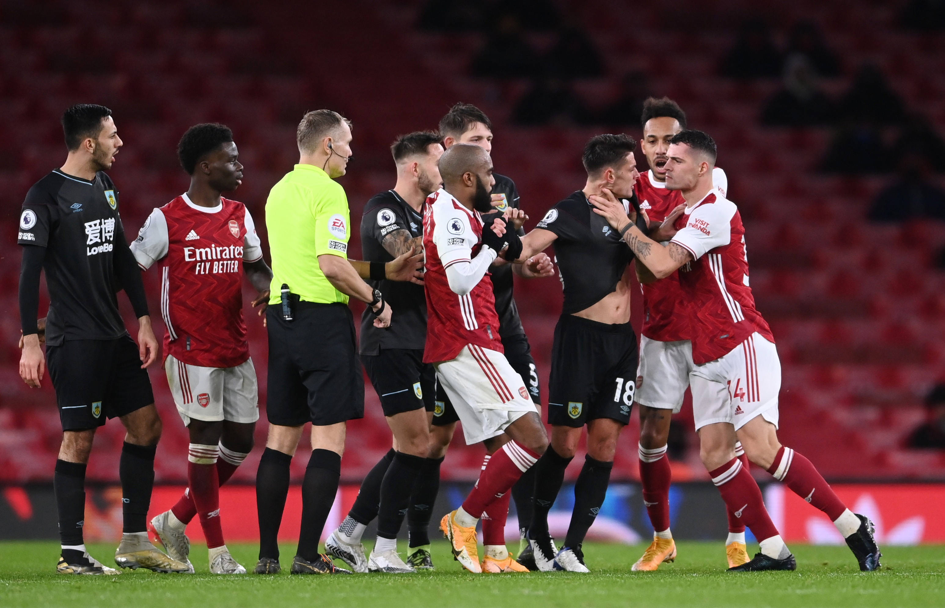 在篮球场上 在篮球场上